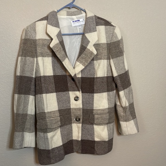 Wool beige plaid blazer - Picture 2 of 3